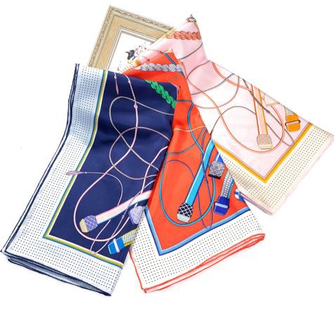 Odavad oranžid siidist sallid