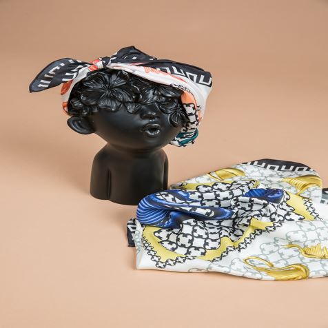 Trükitud siidist pea sall