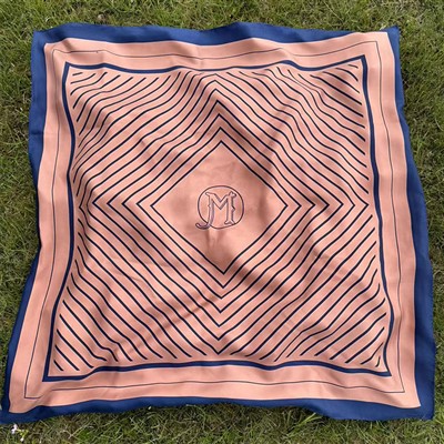 Isikupärastatud siidist pulmarätik